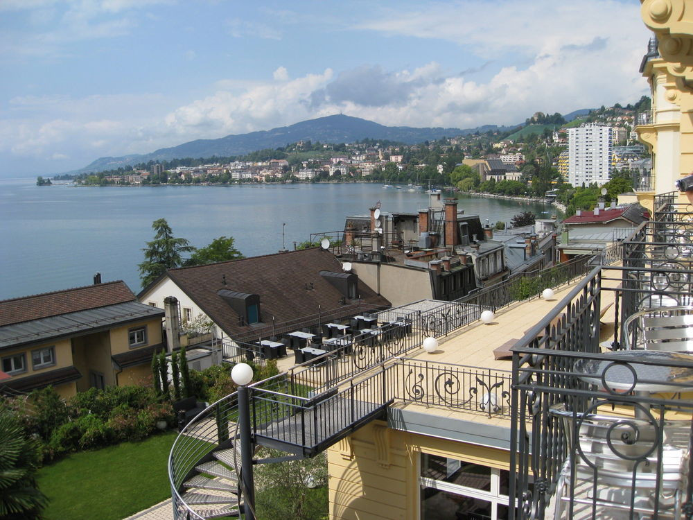 hotels-montreux-lake